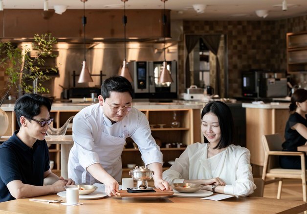 "담백한 한식 통했다"…한화 '아사달', 5개월 만에 방문객 20배 ↑