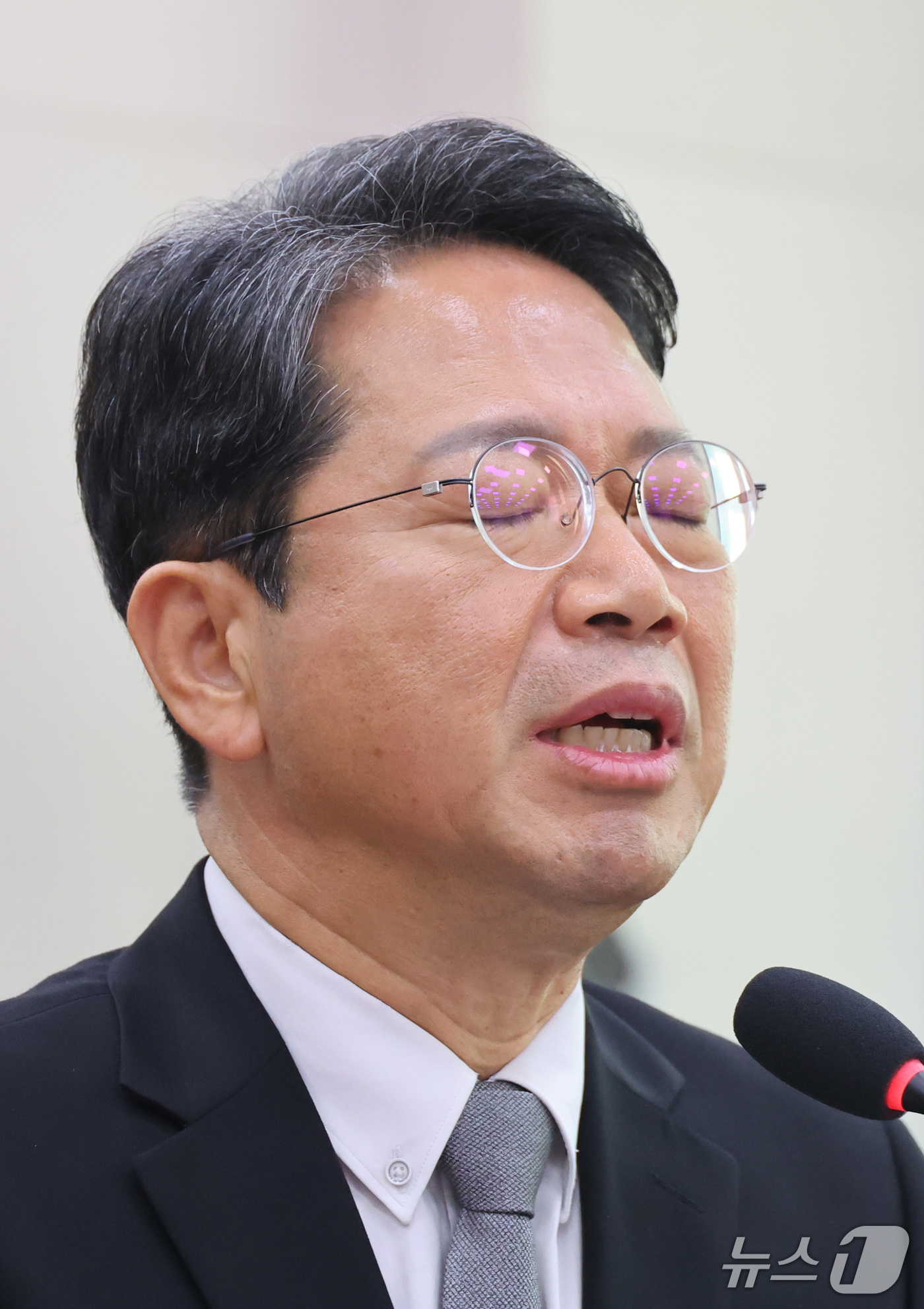 (서울=뉴스1) 신웅수 기자 = 김승원 법무부 장관 후보자가 15일 서울 여의도 국회 법제사법위원회에서 열린 인사청문회에서 발언하고 있다. 2026.9.15/뉴스1