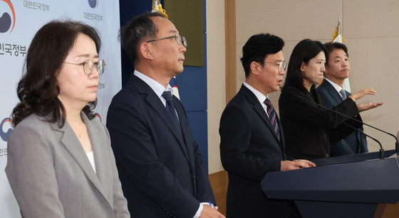 '주 52시간 예외' 놓고 노사 첫 제안…메가특구 협상 시작