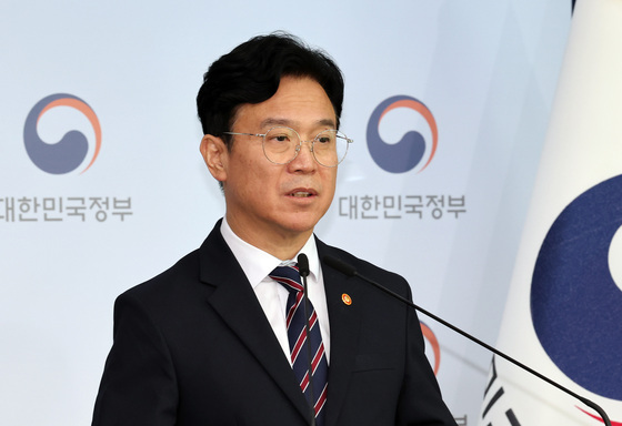 김영훈 장관 "메가특구 노동특례, 근로시간·고용부터 대화"(종합)