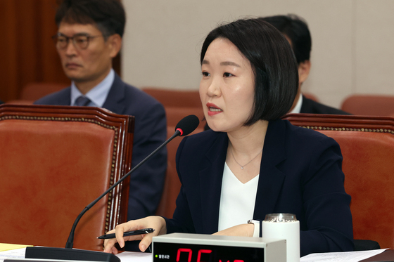 이소영 청문회, 정책질의 속 野 검증 공세…지명 경위·환경단체 활동 추궁