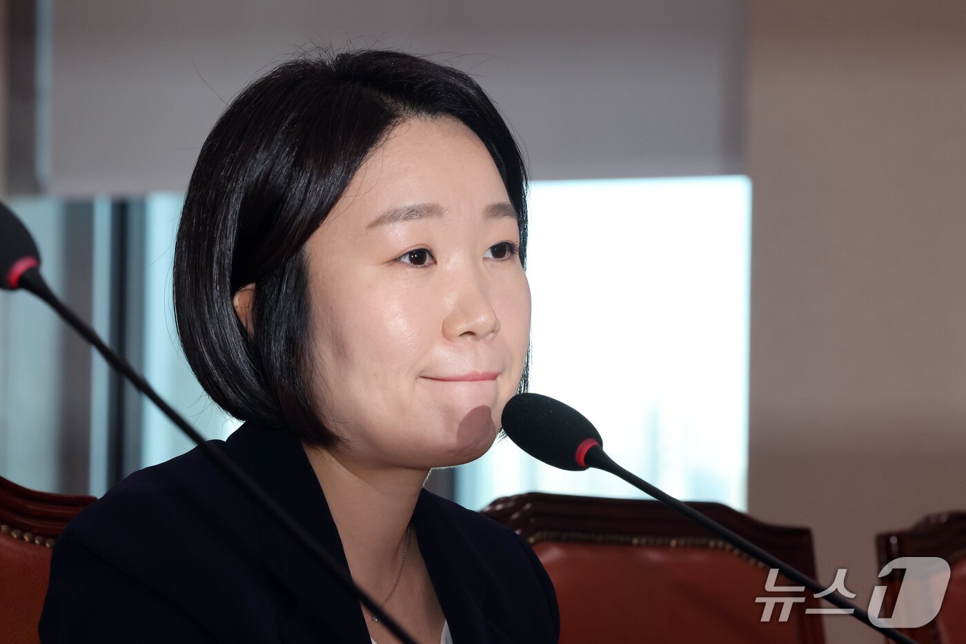 본문 이미지 - 이소영 중소벤처기업부 장관 후보자가 15일 오전 서울 여의도 국회 산업통상자원중소벤처기업위원회에서 열린 인사청문회에서 의원 질의를 경청하고 있다. 2026.9.15 ⓒ 뉴스1 황기선 기자