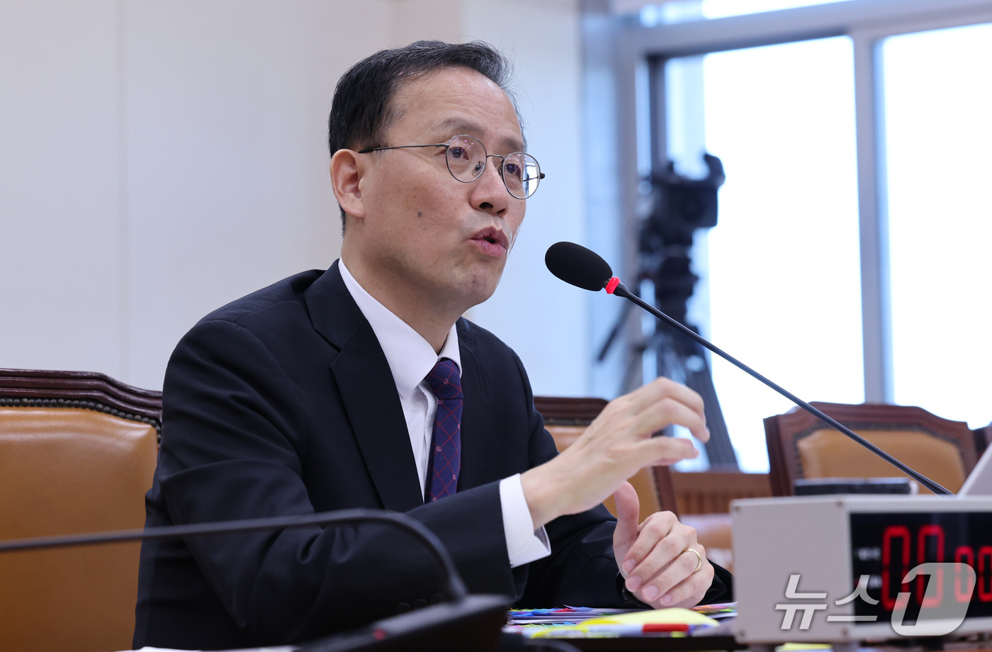 (서울=뉴스1) 박지혜 기자 = 이형일 부총리 겸 재정경제부 장관 후보자가 15일 서울 여의도 국회에서 열린 인사청문회에서 의원들 질의에 답변하고 있다. 2026.9.15/뉴스1