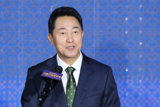 서울건축문화제 인사말하는 오세훈 시장