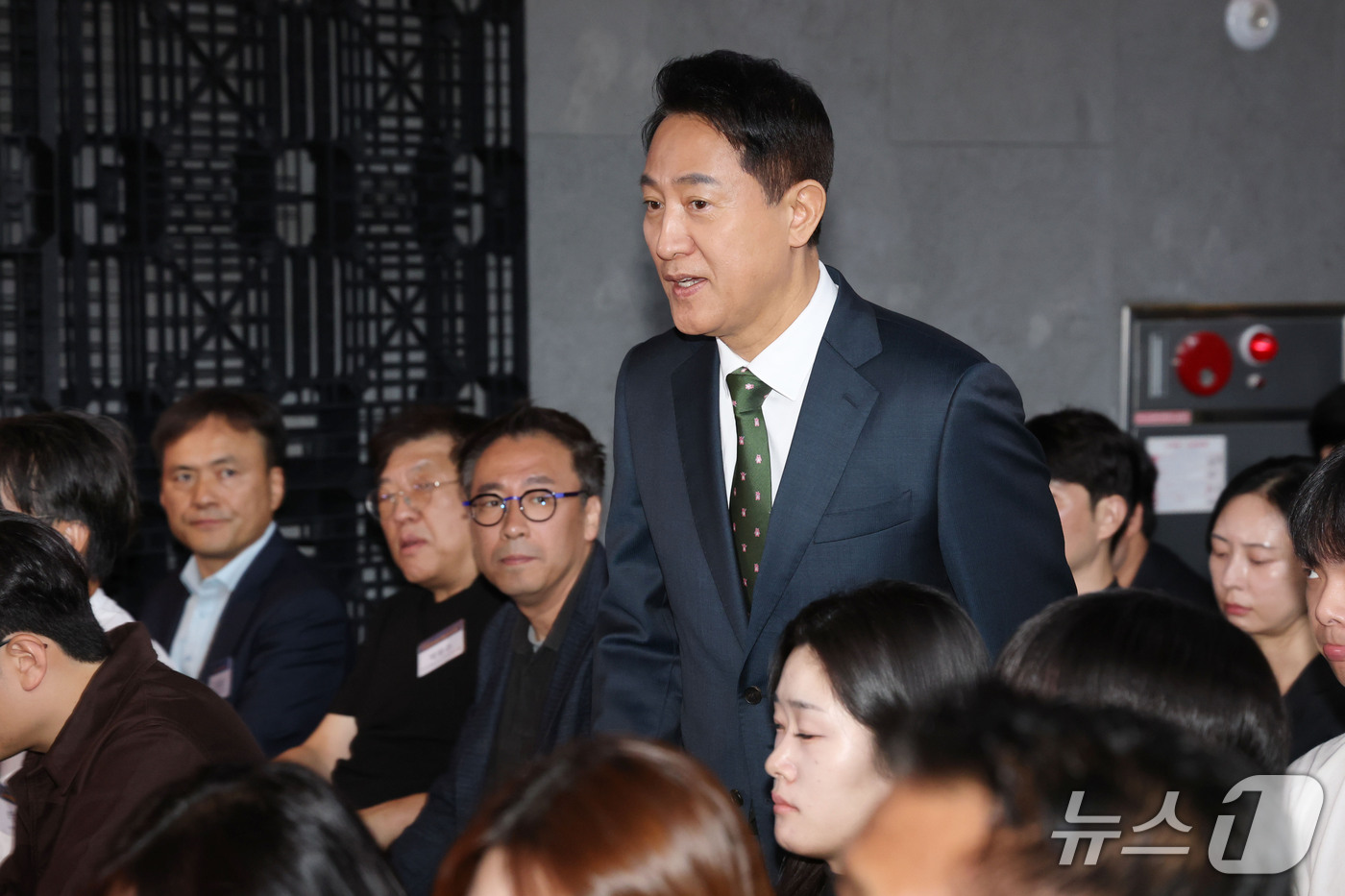 (서울=뉴스1) 이광호 기자 = 오세훈 서울시장이 15일 오전 서울 중구 서울도시건축전시관에서 열린 2026 제18회 서울건축문화제에 참석하고 있다.  2026.9.15/뉴스1