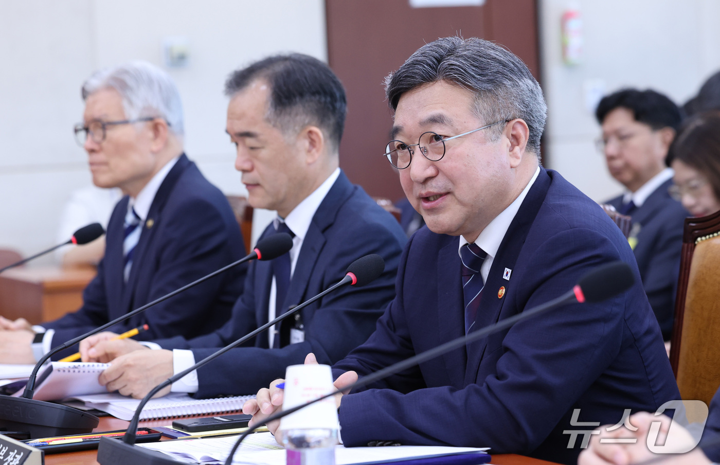 (서울=뉴스1) 박지혜 기자 = 윤호중 행정안전부 장관이 15일 오전 서울 여의도 국회에서 열린 국회 행정안전위원회 전체회의에서 발언하고 있다. 2026.9.15/뉴스1