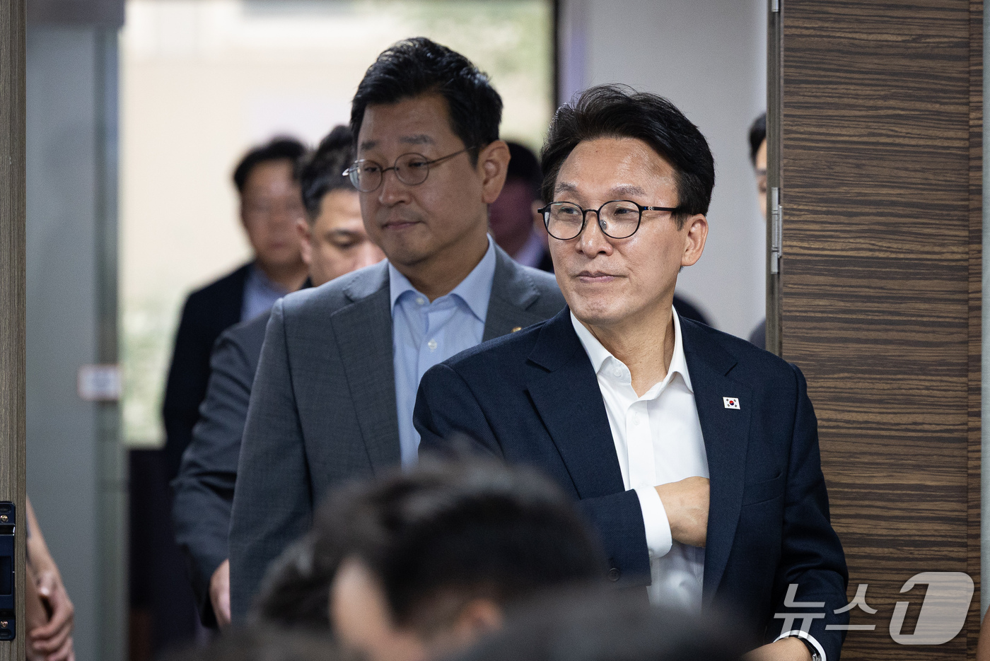 (서울=뉴스1) 유승관 기자 = 김민석 더불어민주당 대표가 15일 서울 여의도 중앙당사에서 열린 제1차 시·도당위원장연석회의에 참석하고 있다. 2026.9.15/뉴스1