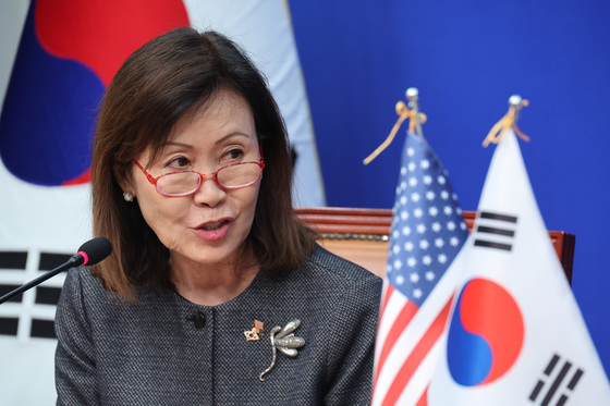 스틸 美 대사 "대미 투자, 진정한 경제 파트너십…소매 걷고 함께"