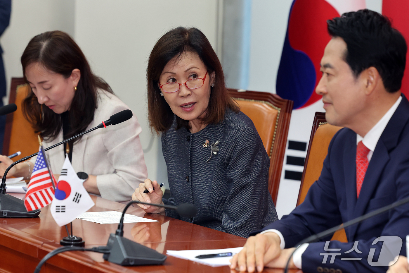 (서울=뉴스1) 황기선 기자 = 미셸 스틸 주한미국대사가 15일 서울 여의도 국회를 찾아 장동혁 국민의힘 대표를 예방, 인사말을 하고 있다. 2026.9.15/뉴스1