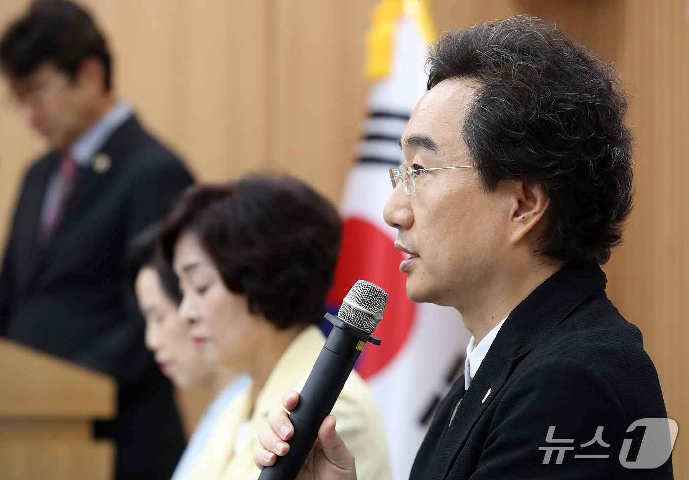(대구=뉴스1) 공정식 기자 = 민복기 AI바이오·메디시티대구협의회장(대구시의사회장)이 15일 대구시 중구 동인청사에서 한국보건의료인국가시험원(국시원)과 국립치의학연구원 등 보건의 …
