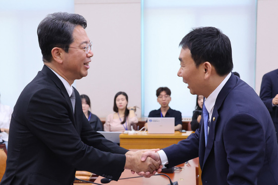 인사 나누는 김승원·김용민