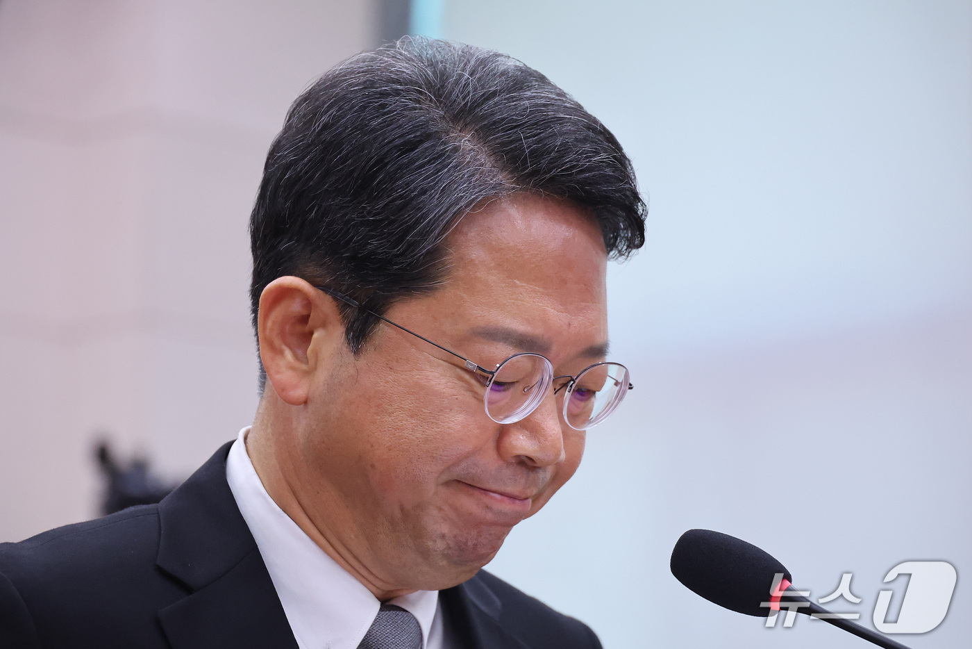 (서울=뉴스1) 신웅수 기자 = 김승원 법무부 장관 후보자가 15일 서울 여의도 국회 법제사법위원회에서 열린 인사청문회에서 의원 질의에 답변하고 있다. 2026.9.15/뉴스1