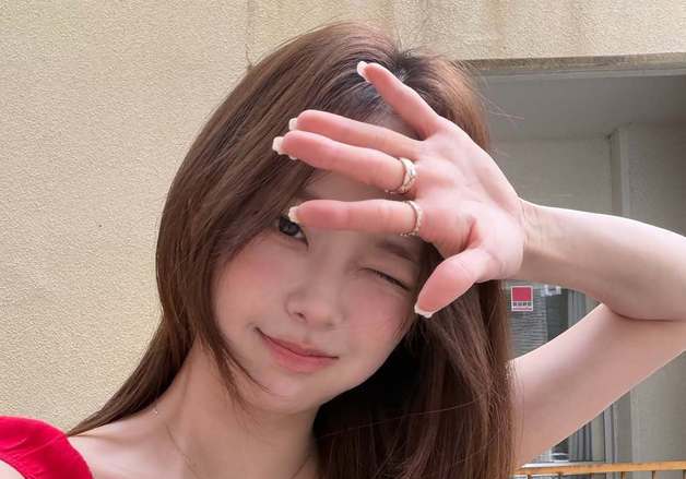 츄, 사랑 가득 담은 새빨간 원피스룩…'여친 짤' 갱신 [N샷]