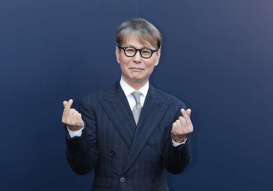 '앤톤 아빠' 윤상, 훈내 진동 손하트