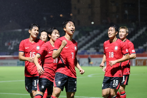 남자축구, 한 경기만 치르고 행운의 8강행…22일 조 1위 결정전[AG]