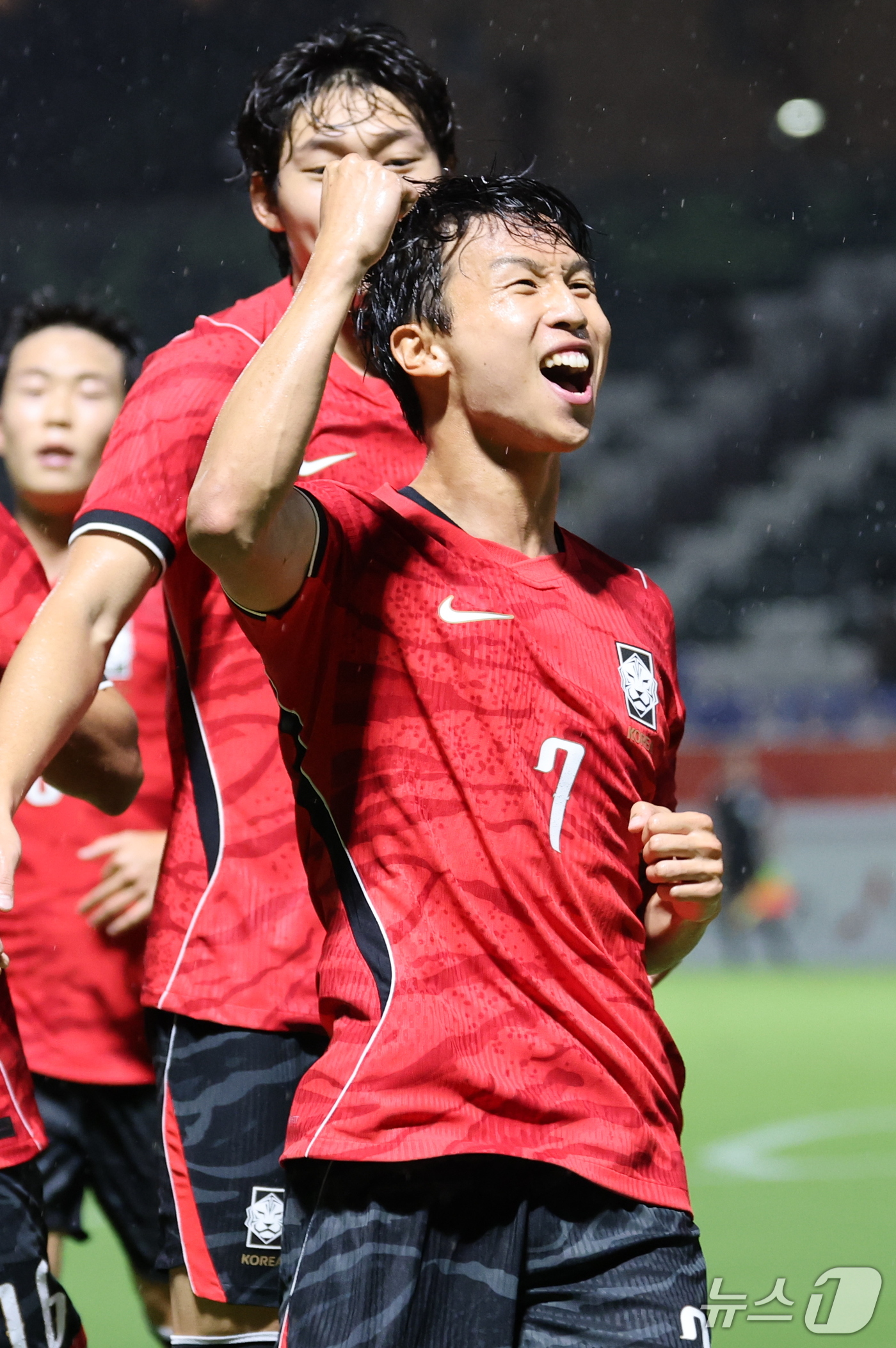 (나고야=뉴스1) 안은나 기자 = 15일 오후 일본 나고야 미즈호 파크 럭비 필드에서 열린 2026 아이치·나고야 아시안게임 남자축구 D조 예선 대한민국과 카타르의 경기에서 엄지성 …