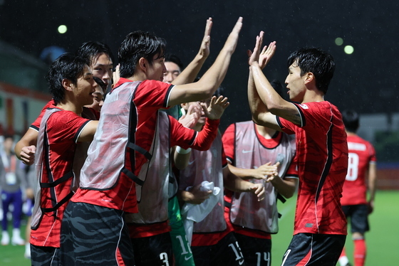 7분 만에 터진 선제골 기뻐하는 대한민국