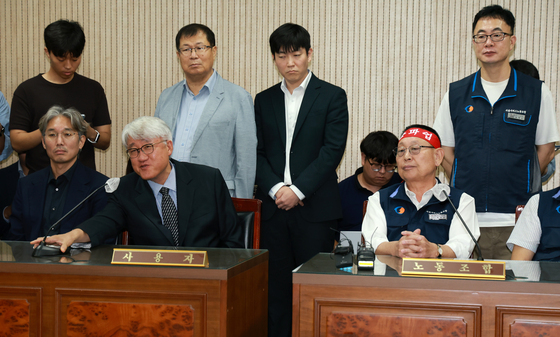 "'무기한 파업' 직전 극적 타결"…서울 시내버스 첫차부터 정상운행