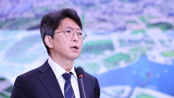 홍지선 국토 장관 후보자 "국민 원하는 곳에 충분할 때까지 주택공급"