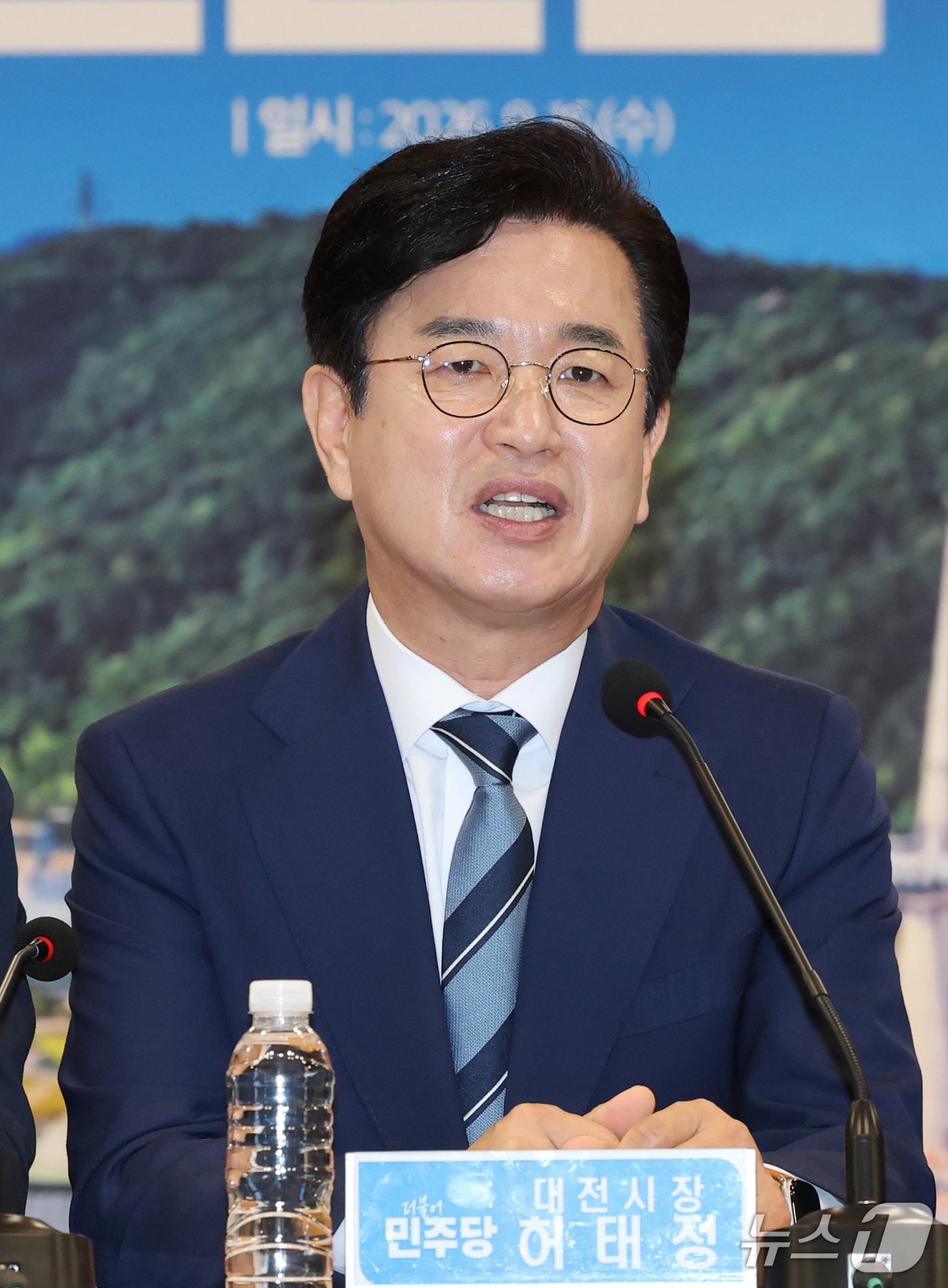 (대전=뉴스1) 김기태 기자 = 허태정 대전시장이 16일 대전시청에서 열린 더불어민주당 대전 최고위원회의에서 모두발언을 하고 있다. 2026.9.16/뉴스1