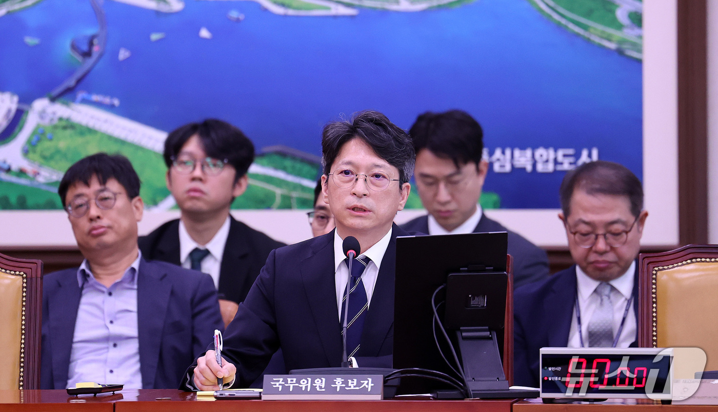 (서울=뉴스1) 박지혜 기자 = 홍지선 국토교통부 장관 후보자가 16일 서울 여의도 국회에서 열린 인사청문회에서 의원들의 질의에 답하고 있다. 2026.9.16/뉴스1
