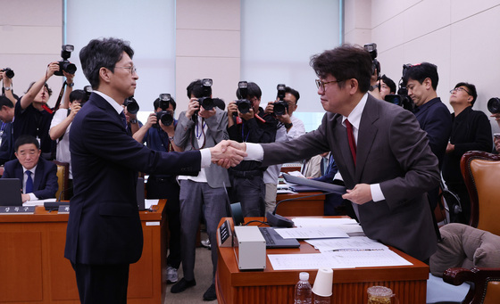 선서문 제출한 홍지선 국토부 장관 후보자
