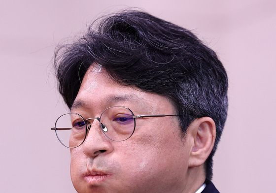 긴장한 국토부 장관 후보자