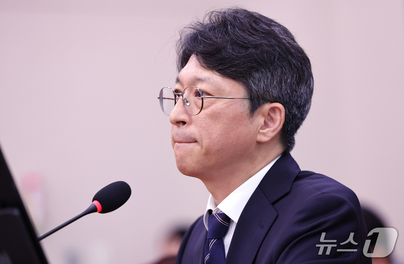 (서울=뉴스1) 박지혜 기자 = 홍지선 국토교통부 장관 후보자가 16일 서울 여의도 국회에서 열린 인사청문회에서 질의를 듣고 있다. 2026.9.16/뉴스1