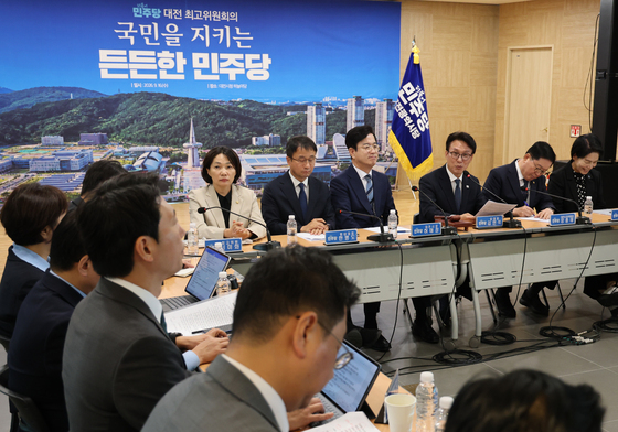 최고위원회의 참석한 김민석 대표