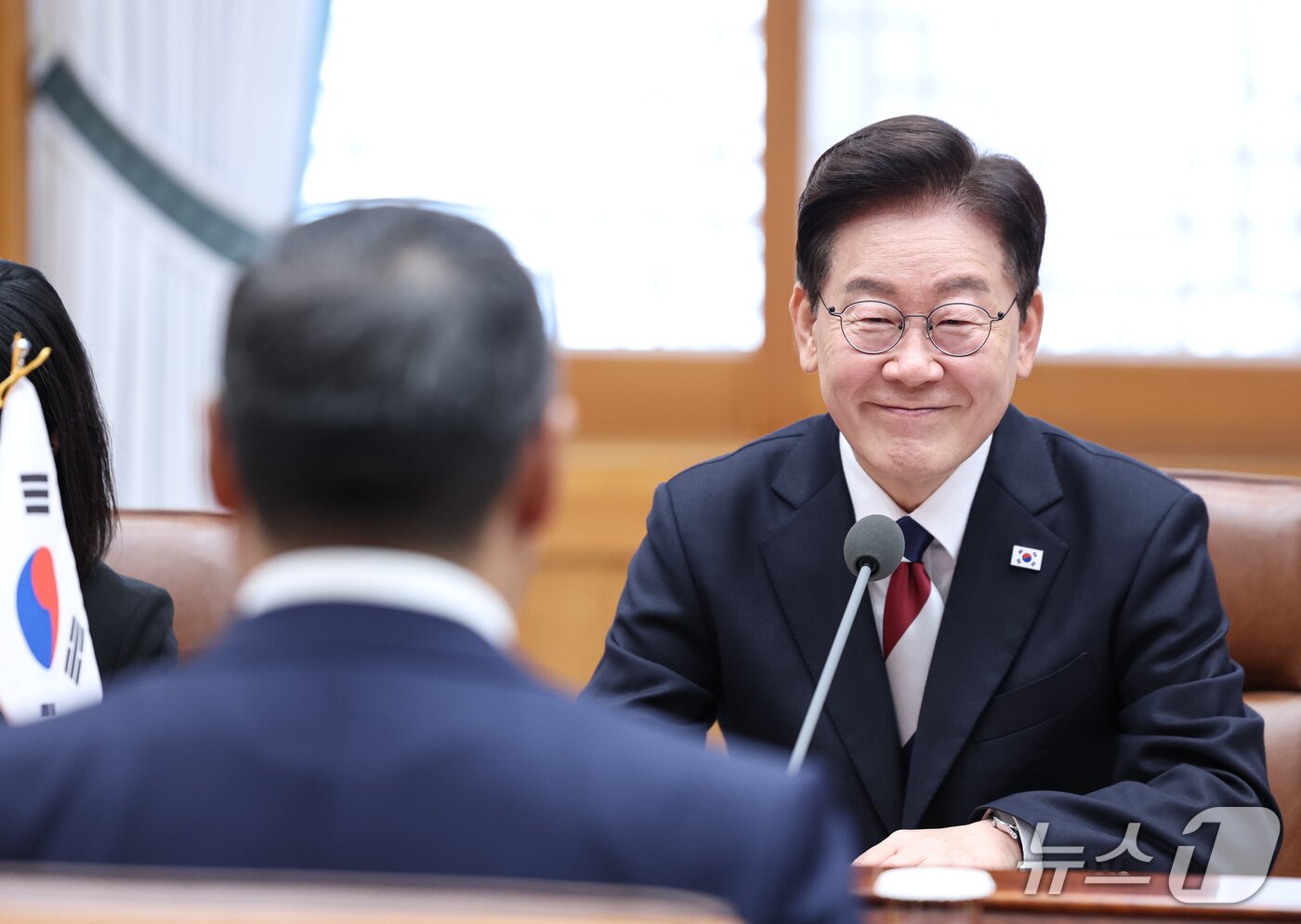 본문 이미지 - 이재명 대통령이 16일 청와대에서 열린 사디르 자파로프 키르기스스탄 대통령과의 정상회담에서 발언하고 있다. 2026.9.16 ⓒ 뉴스1 이재명 기자