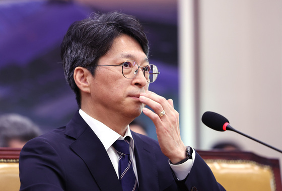 질의 듣는 홍지선 국토부 장관 후보자