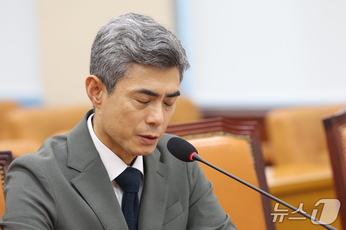 본문 이미지 - 강신철 국방부 장관 후보자가 16일 오전 서울 여의도 국회 국방위원회에서 열린 인사청문회에서 의원 질의에 답하고 있다. 2026.9.16 ⓒ 뉴스1 황기선 기자
