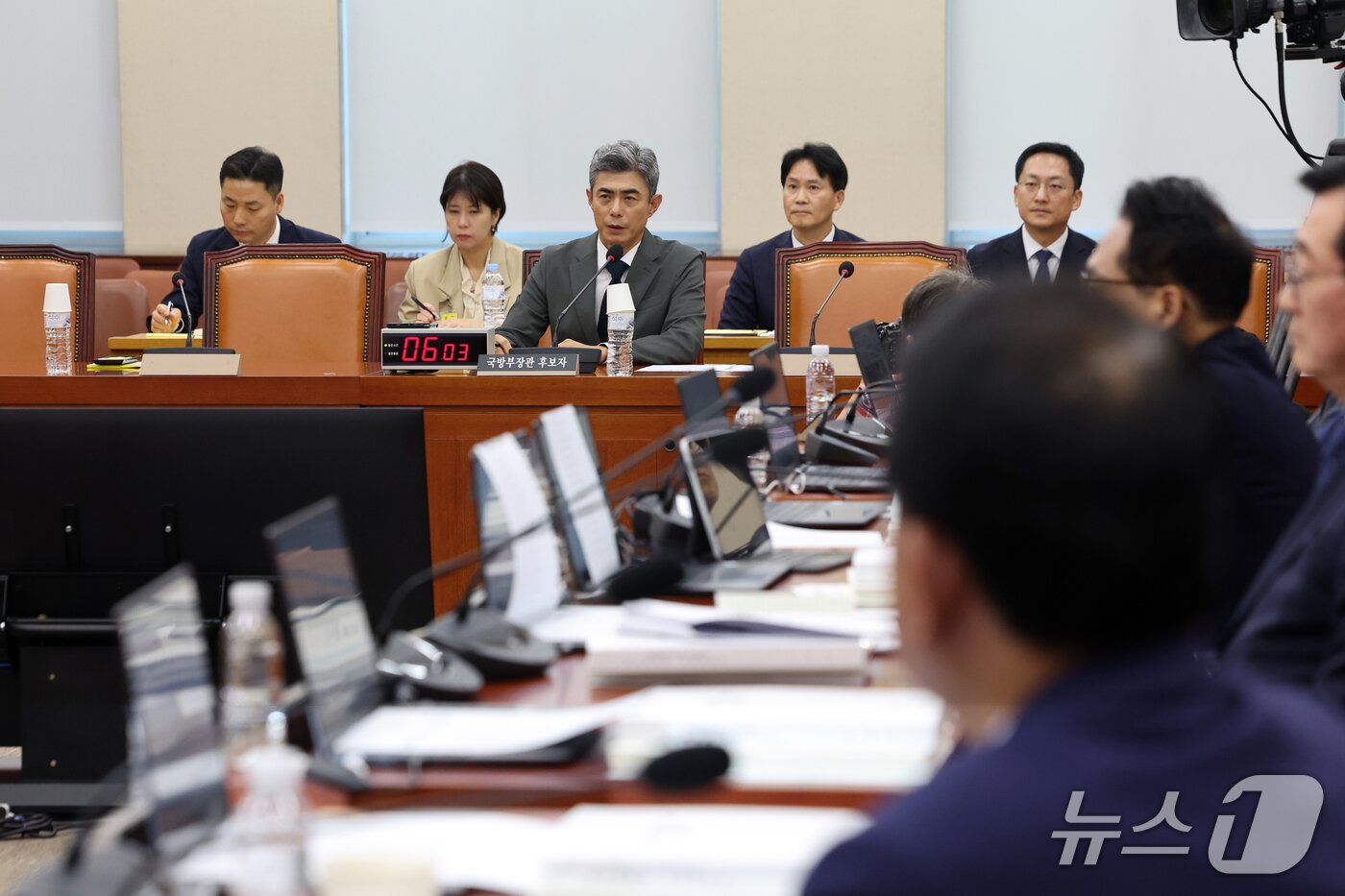 본문 이미지 - 강신철 국방부 장관 후보자가 16일 오전 서울 여의도 국회 국방위원회에서 열린 인사청문회에서 의원 질의에 답하고 있다. 2026.9.16 ⓒ 뉴스1 황기선 기자
