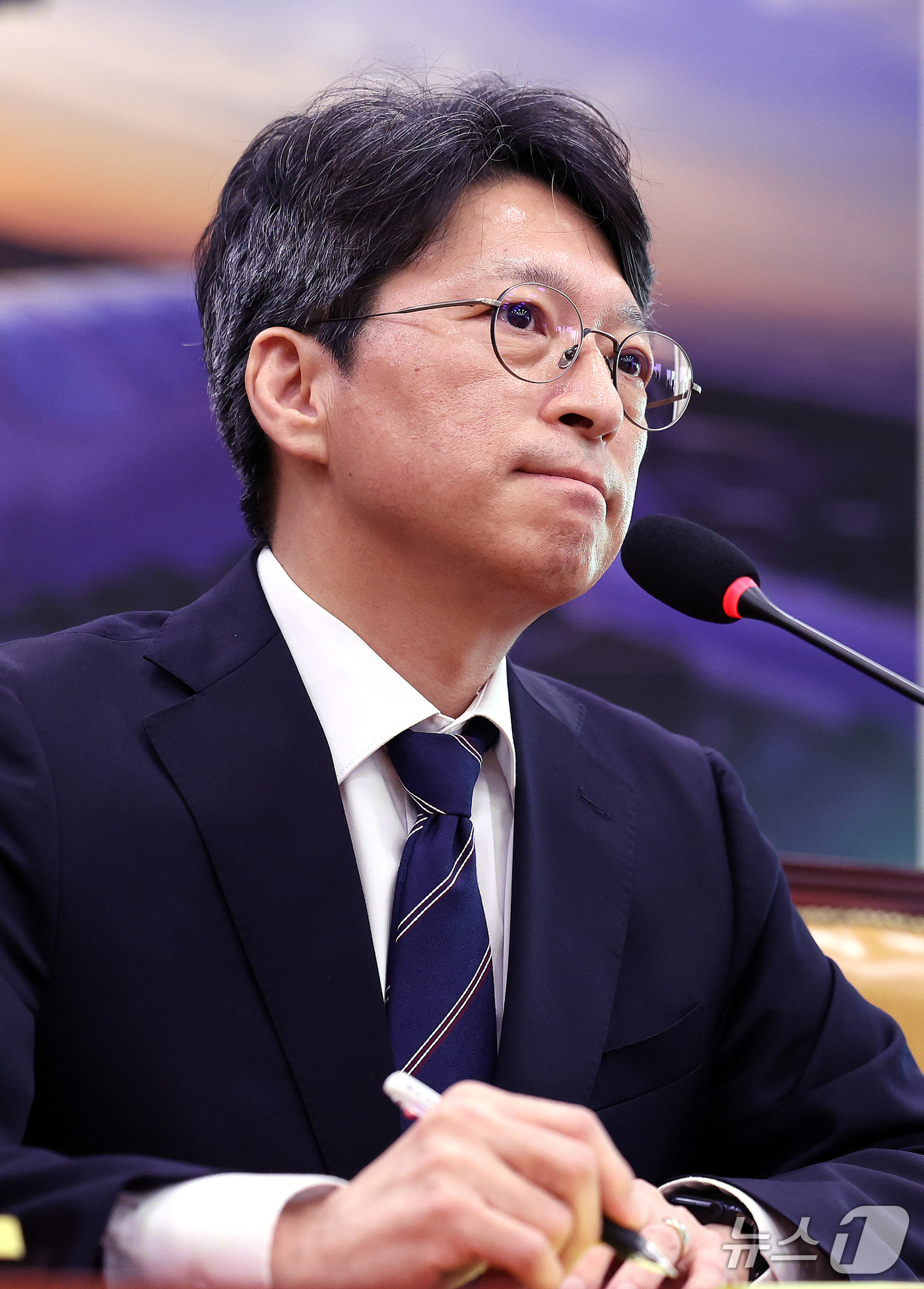 (서울=뉴스1) 박지혜 기자 = 홍지선 국토교통부 장관 후보자가 16일 서울 여의도 국회에서 열린 인사청문회에서 의원들의 질의를 듣고 있다. 2026.9.16/뉴스1