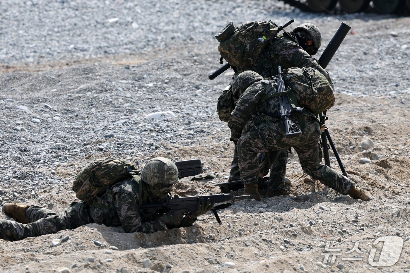 본문 이미지 - 해병대 1사단이 16일 경북 포항시 북구 송라면 해안에서 사단급 상륙훈련을 실시했다. 2026.9.16 ⓒ 뉴스1 최창호 기자