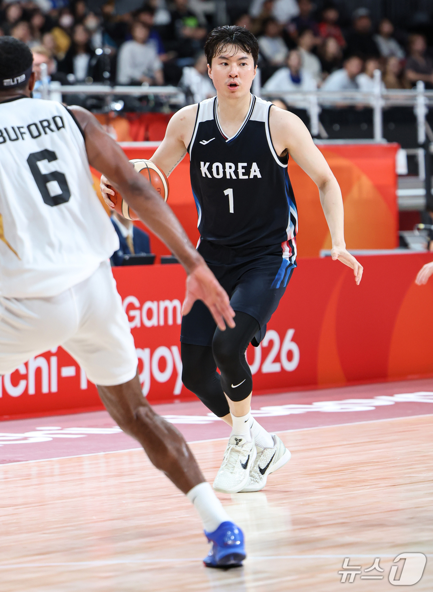 (나고야=뉴스1) 김도우 기자 = 16일 일본 나고야 아이치 인터내셔널 아레나에서 열린 2026 아이치·나고야 아시안게임 남자 농구 8강 대한민국과 요르단의 경기, 대한민국 이현중 …