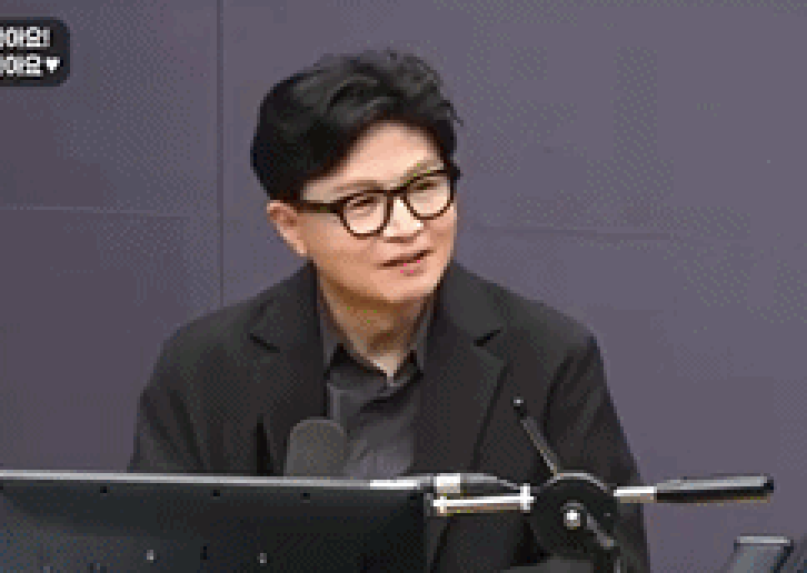 "우리 땐 어딜 가나 이렇게…" 생방송서 'DOC와 춤을' 춘 한동훈 [영상]