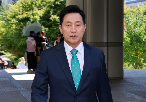 법정 향하는 오세훈 서울시장