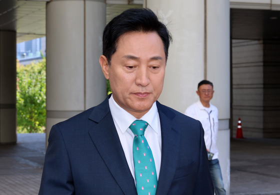 오세훈 시장, 명태균 여론조사비 대납 의혹 속행 공판 출석