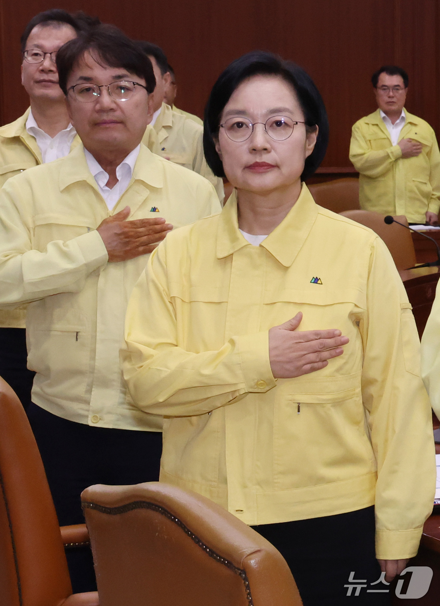(서울=뉴스1) 이종덕 기자 = 한성숙 국무총리가 16일 서울 종로구 정부서울청사에서 국가테러대책위원회 회의에서 국민의례를 하고 있다.  2026.9.16/뉴스1