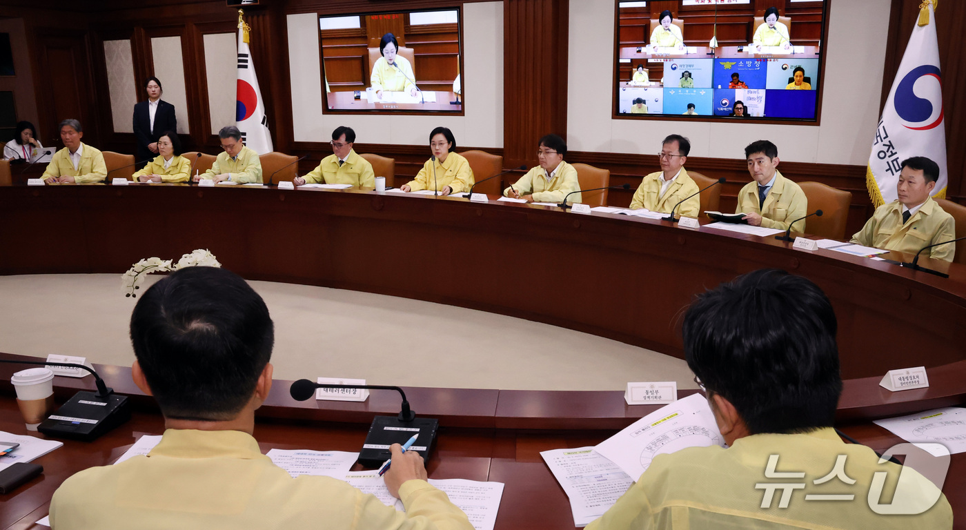 (서울=뉴스1) 이종덕 기자 = 한성숙 국무총리가 16일 서울 종로구 정부서울청사에서 열린 국가테러대책위원회 회의에서 모두발언 하고 있다. 2026.9.16/뉴스1