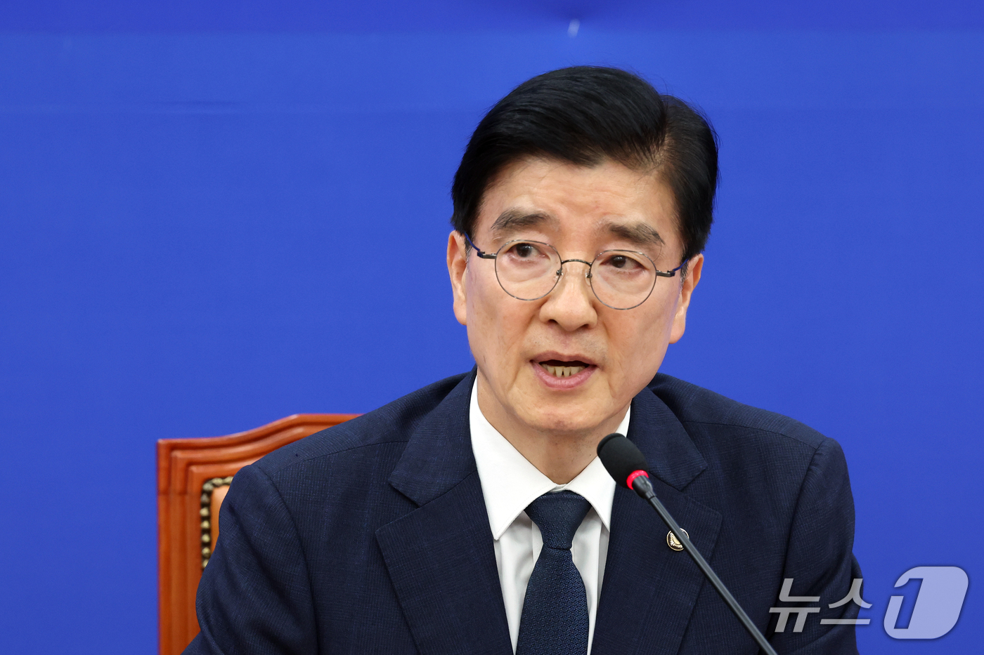 (서울=뉴스1) 황기선 기자 = 이해식 더불어민주당 경찰개혁추진단 공동단장이 16일 오후 서울 여의도 국회에서 열린 '형사사건 변호사 간담회'에서 발언을 하고 있다.  2026.9 …