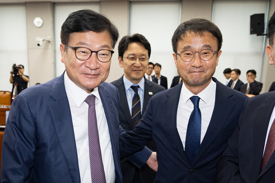 미소 짓는 여야 원내대표