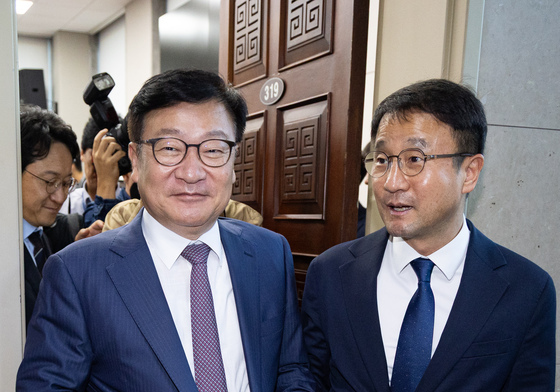 운영위 마치고 나서는 한병도·정점식 원내대표