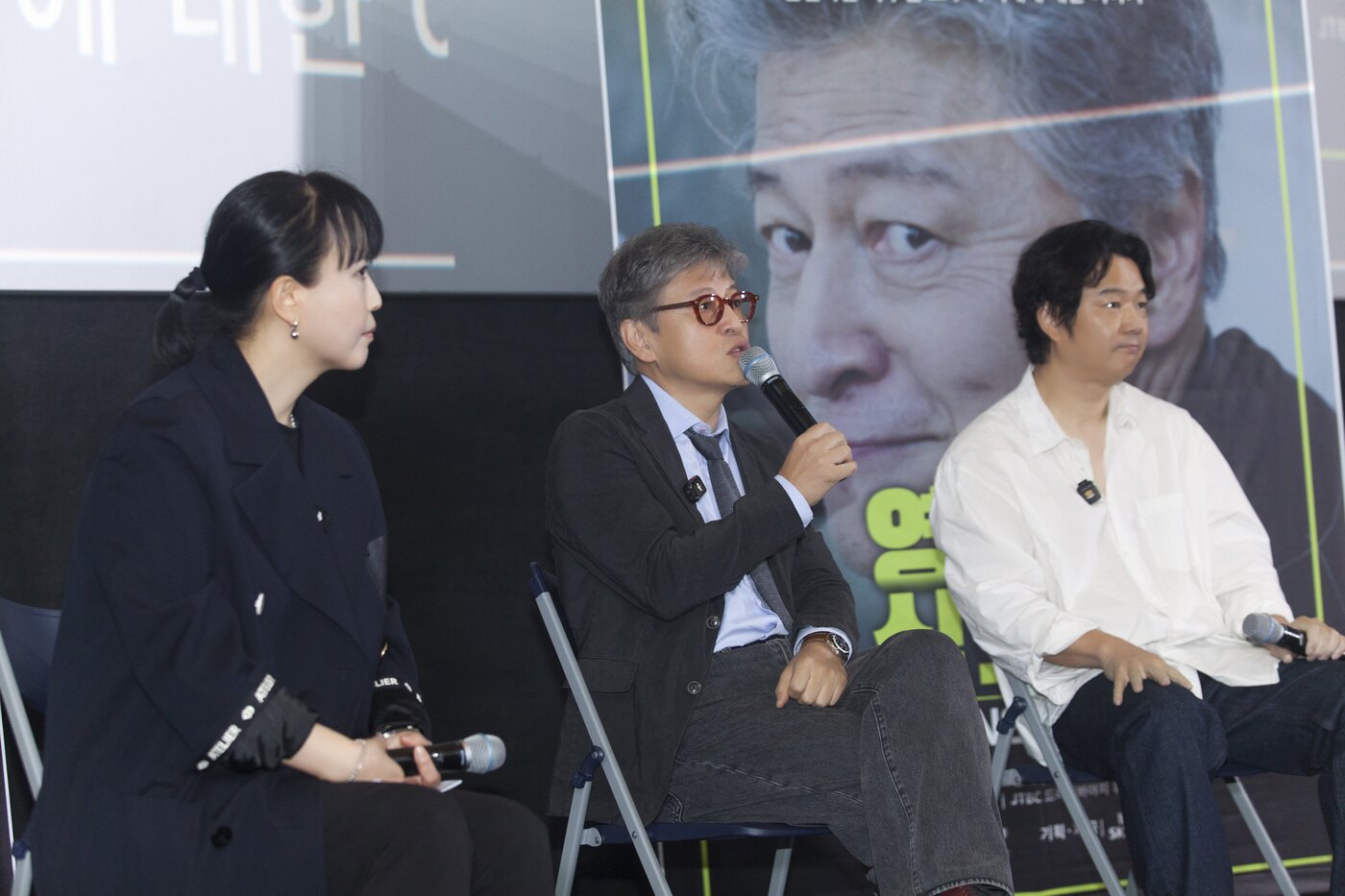 본문 이미지 - 16일 서울 메가박스 코엑스점에서 단편영화 '영식스티' 특별상영회가 열렸다. 왼쪽부터 김희진 한양대 병원 교수, 배우 권해효, 감독 용이 (SK케미칼 제공)