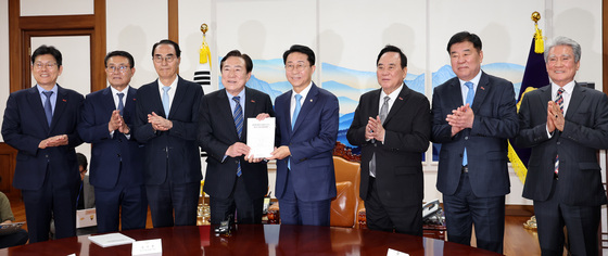 중기중앙회, 조정식 의장에 후반기 국회 입법과제 전달