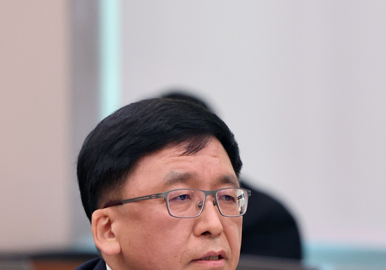 답변하는 강동완 선관위 사무총장 직무대리