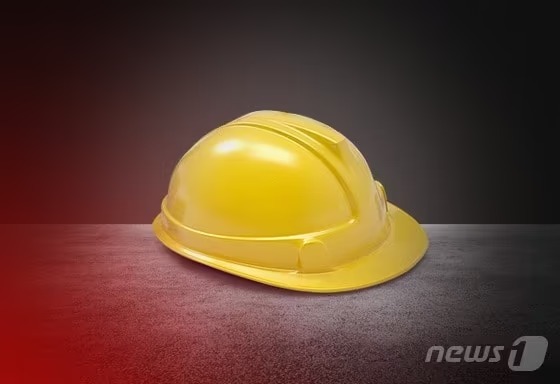 부산 건물 공사장서 유리 부착하던 70대 추락…중상