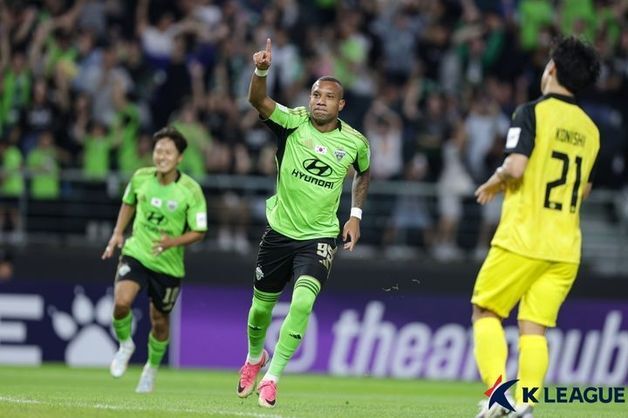 '이탈로 결승골' 전북, ACLE 1차전서 일본 가시와에 2-1 역전승