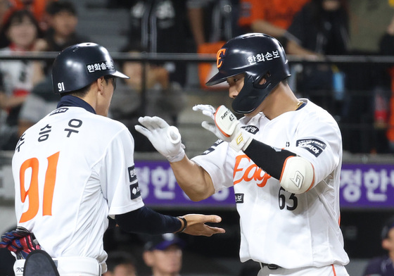 한화 박정현 동점 홈런 쾅!